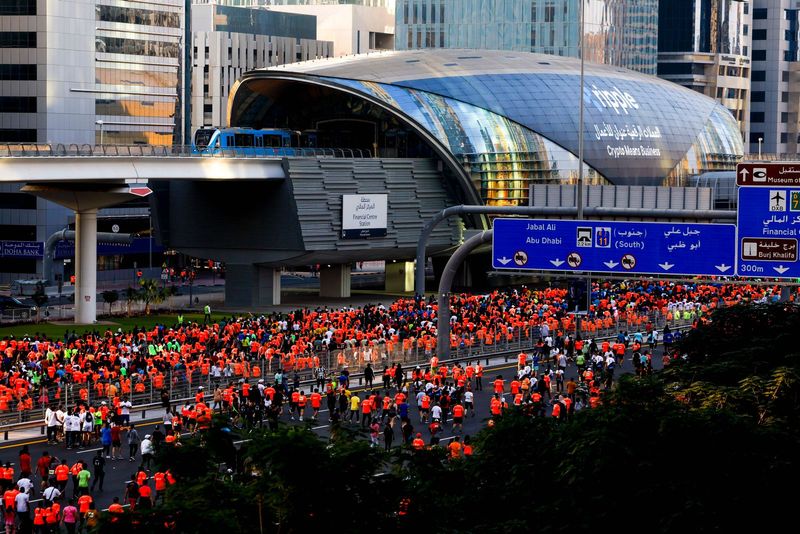 Tens of thousands of UAE residents participate in the fifth edition of the Dubai Run.
