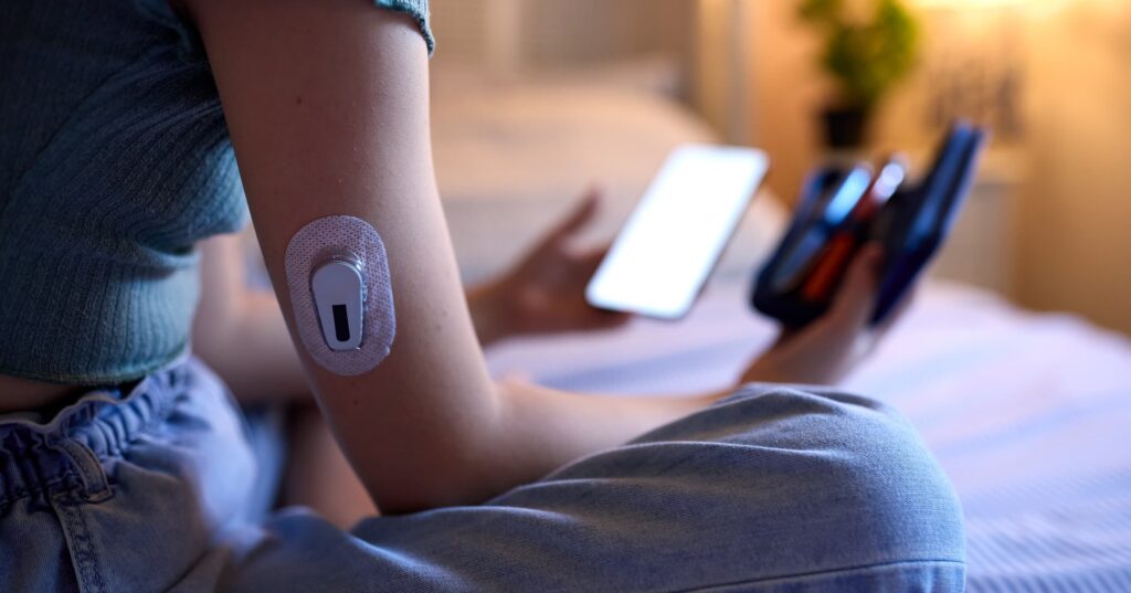 Monitoring blood sugar levels to manage diabetes without medication through lifestyle changes and regular checks.