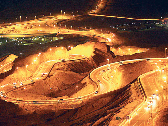 Panoramic view from Jebel Hafeet Mountain Road, one of the best hiking trails in the UAE, offering stunning desert and mountain vistas.