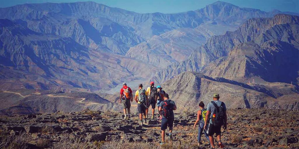 Peaceful and secluded hiking trail at Jebel Kawr in Oman, offering dramatic cliff views and local villages.
